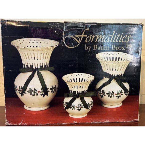 Formalities by Baum Brothers Holly Collection Latticework Xmas Vase Set In Box - Picture 1 of 9